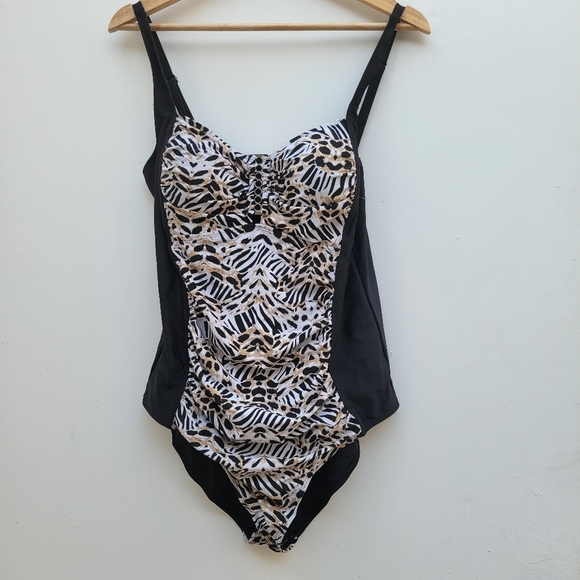 Sunshine Zone Hardware Front Shirred One Piece Style 6108 Big Cat Animal Print - Picture 2 of 10